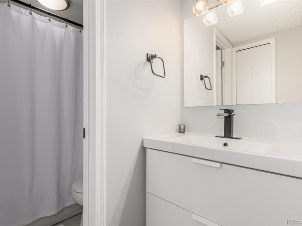 3141 S Tamarac Drive 305E, Denver CO 80231
