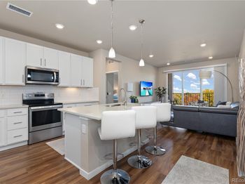 420 E Fremont Place
