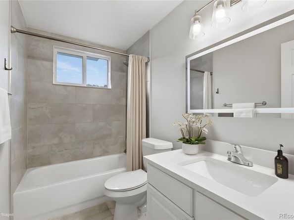 5315 S Valdai Street, Aurora CO 80015