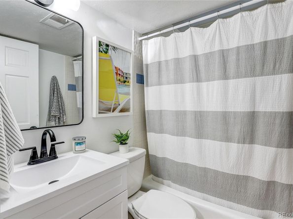 3304 S Valentia Court, Denver CO 80231