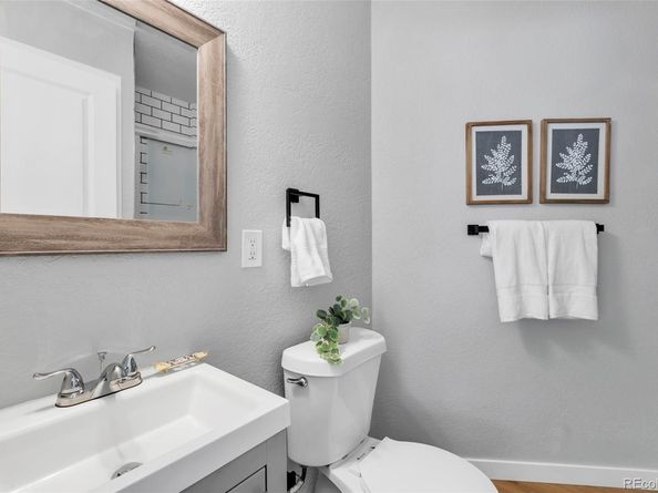 2735 S Dahlia Street, Denver CO 80222