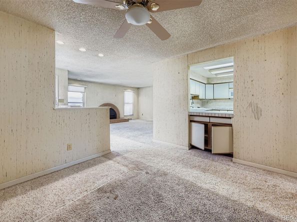 11902 E Maple Avenue, Aurora CO 80012