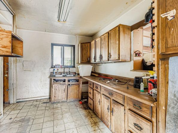 2200 Poplar Street, Denver CO 80207