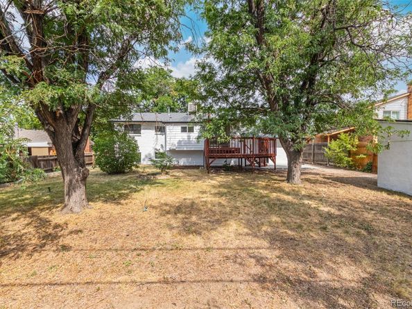 1239 Dearborn Street, Aurora CO 80011