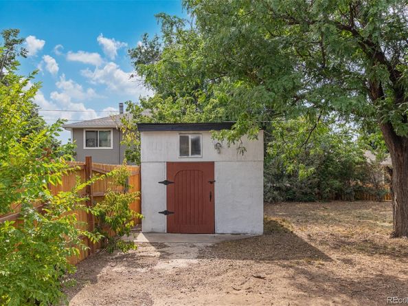 1239 Dearborn Street, Aurora CO 80011