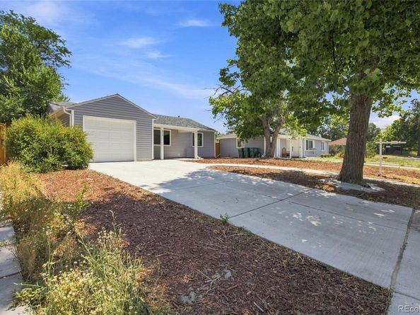812 Geneva Street, Aurora CO 80010