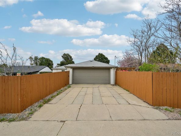 3285 N Monaco Parkway, Denver CO 80207