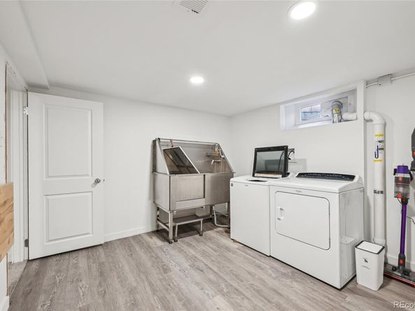 3285 N Monaco Parkway, Denver CO 80207