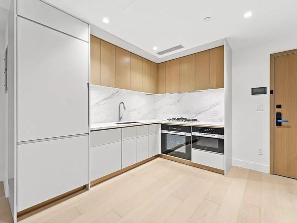 208 Delancey Street 2H, New York NY 10002