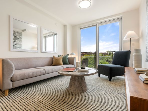 379 Ocean Parkway 3D, Brooklyn NY 11218