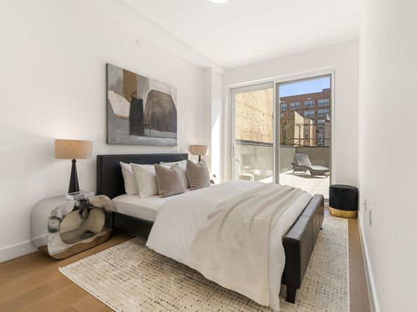 379 Ocean Parkway 3D, Brooklyn NY 11218