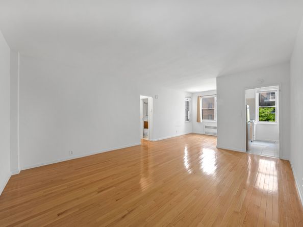 350 East 30th Street 3F, New York NY 10016