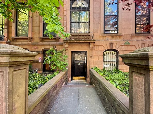 28 8th Avenue, Brooklyn NY 11217