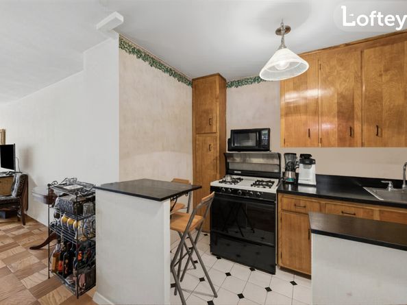 130 East 18th Street 11K, New York NY 10003