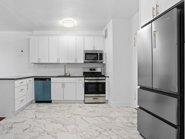 135 Hawthorne Street 5G, Brooklyn NY 11225
