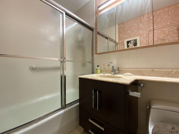 271-10 Grand Central Parkway 6L, Queens NY 11005