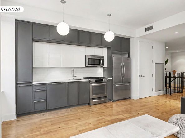 416 West 52nd Street TH219, New York NY 10019