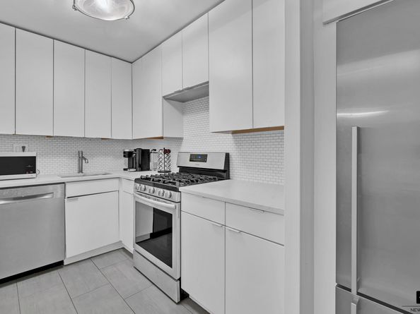 245 East 25th Street 5A, New York NY 10010