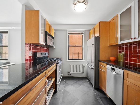 330 3rd Avenue 5B, New York NY 10010