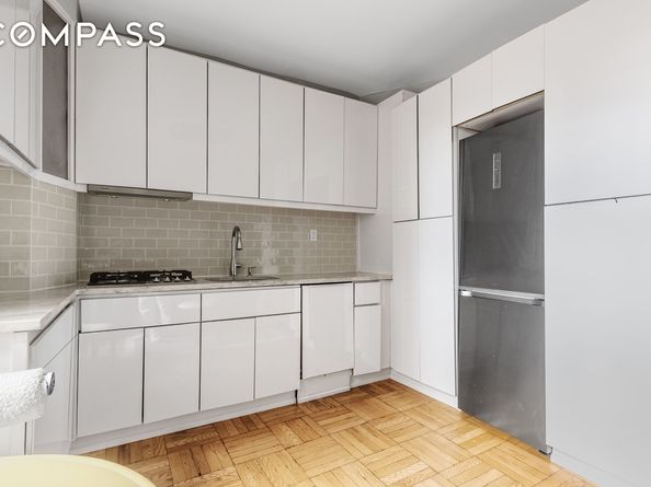 295 West 11th Street 5F, New York NY 10014