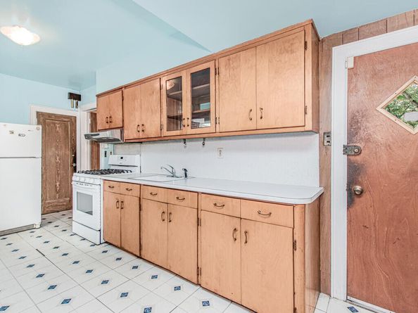 5621 Post Road, Bronx NY 10471