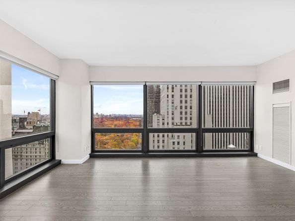 721 5th Avenue 33G, New York NY 10022