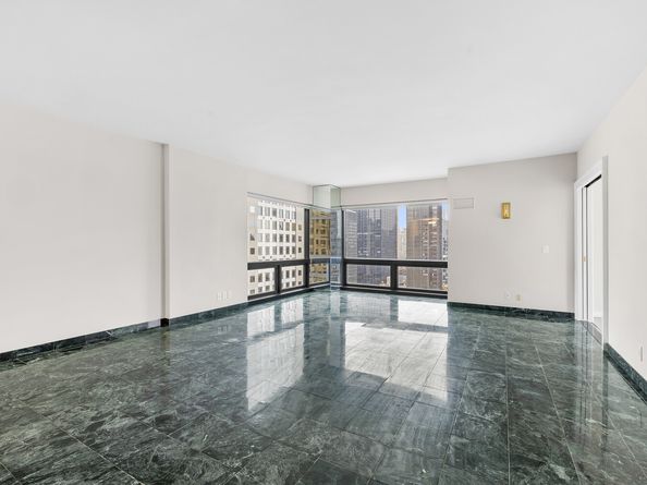 721 5th Avenue 33G, New York NY 10022