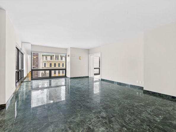 721 5th Avenue 33G, New York NY 10022