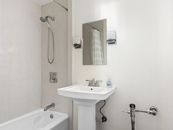 800 Cortelyou Road 4E, Brooklyn NY 11218