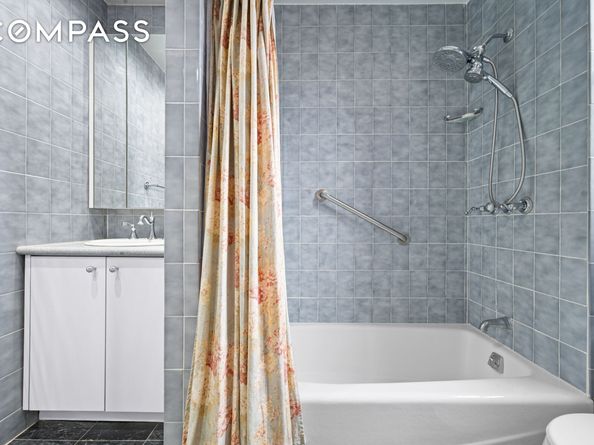 325 East 57th Street 11D, New York NY 10022