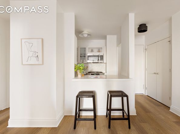 212 East 47th Street 11E, New York NY 10017