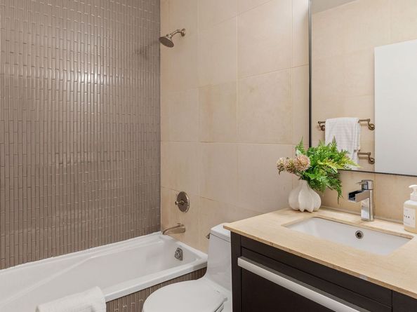 212 East 47th Street 11E, New York NY 10017