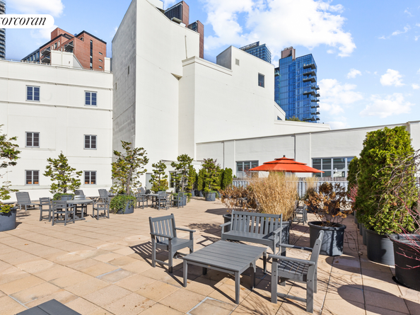 27-28 Thomson Avenue 228, Queens NY 11101