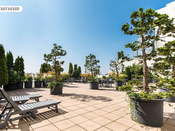 27-28 Thomson Avenue 228, Queens NY 11101