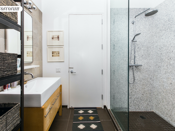 27-28 Thomson Avenue 228, Queens NY 11101