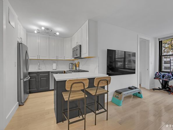 301 East 87th Street 3E, New York NY 10128