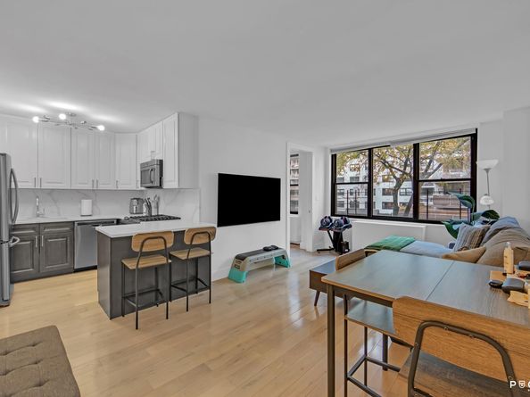 301 East 87th Street 3E, New York NY 10128