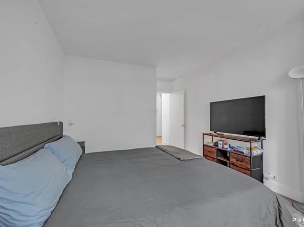 301 East 87th Street 3E, New York NY 10128