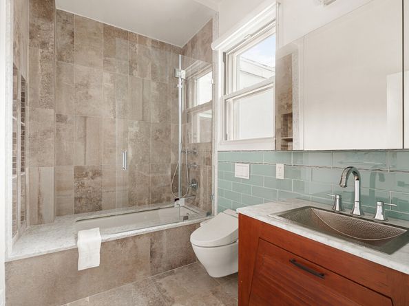 521 West 47th Street PHD, New York NY 10036