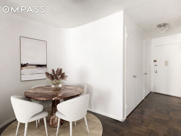 330 East 38th Street 22H, New York NY 10016