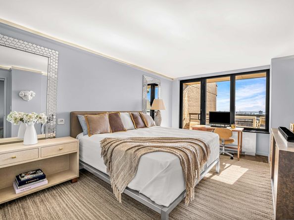 330 East 38th Street 47B, New York NY 10016