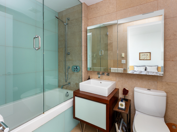 247 West 46th Street 3104, New York NY 10036