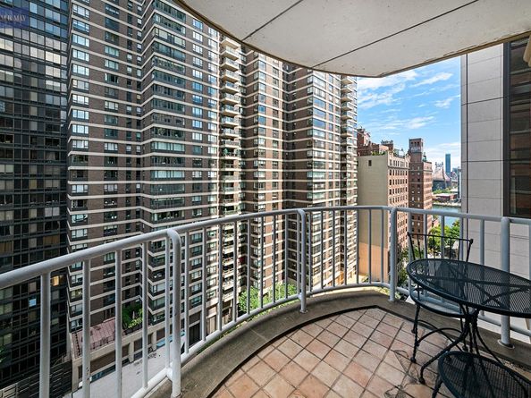 420 East 58th Street 15A, New York NY 10022