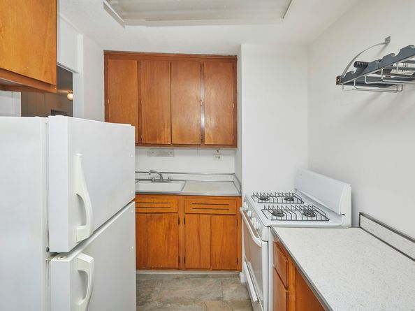 75 Henry Street 8C, Brooklyn NY 11201