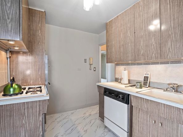 3215 Ave H 11M, Brooklyn NY 11210