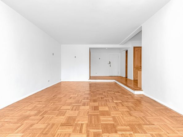 215 East 79th Street 12B, New York NY 10075