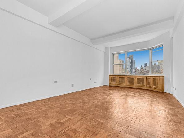 215 East 79th Street 12B, New York NY 10075