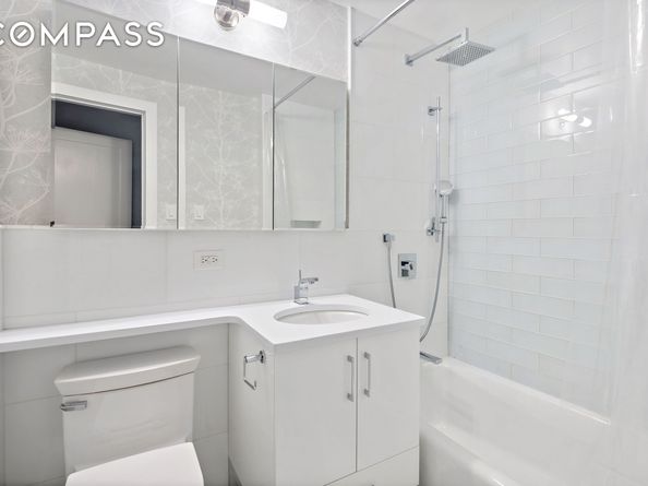 440 East 56th Street 8C, New York NY 10022