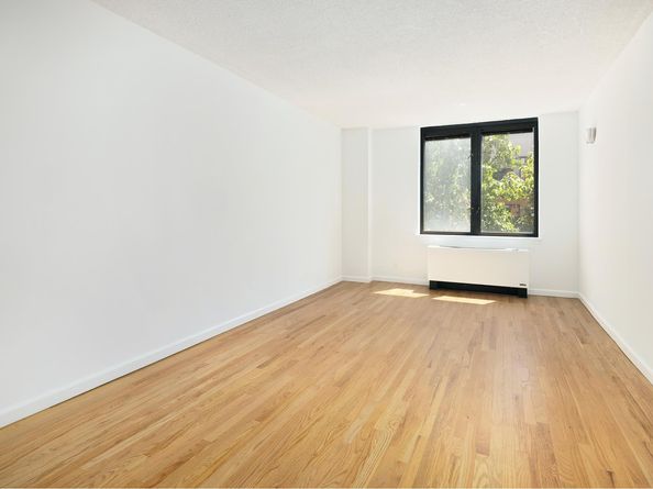 24 East 7th Street 6C, New York NY 10003