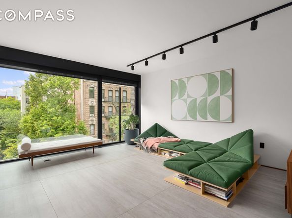 619 East 6th Street 4, New York NY 10009